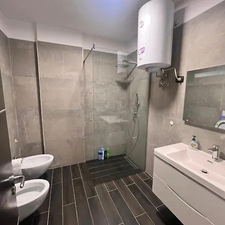 Square 2 Bedroom Apartment *